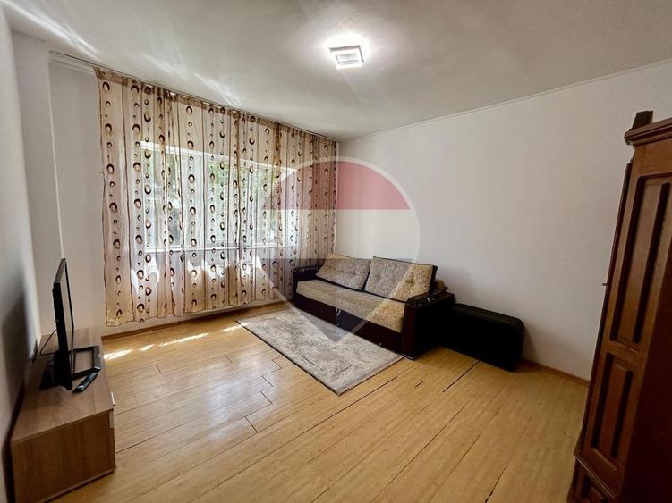 Apartament cu 1 camere de închiriat în zona Sasar