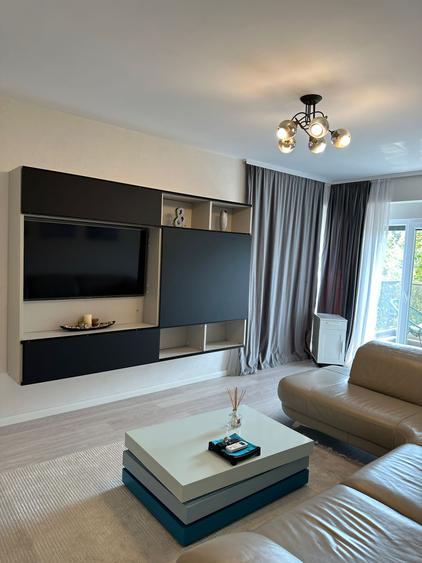 Apartament spatios Decebal/Piata Unirii (parcare si boxa incluse in pret)