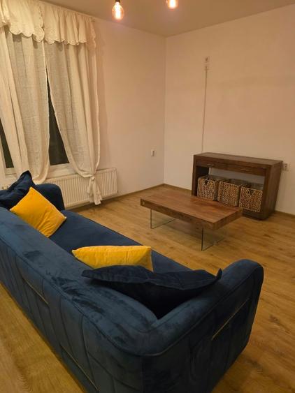 3/4 din casa Lisabona 7, curte si garaj de inchiriat