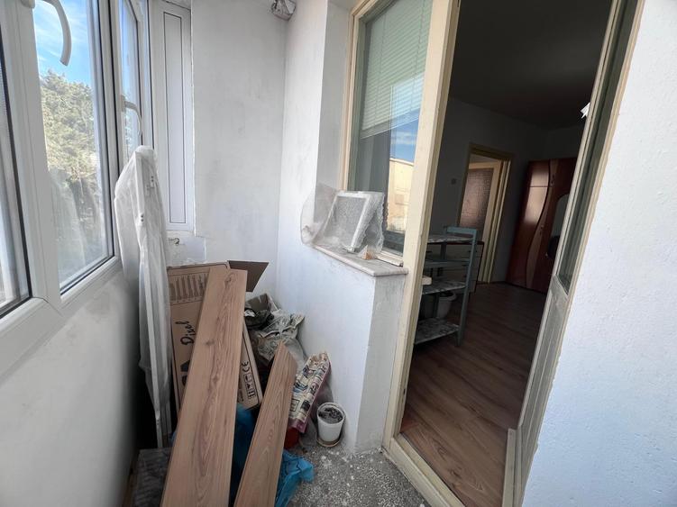 Apartament 2 camere, etaj 1, Simeria-zona Centrala