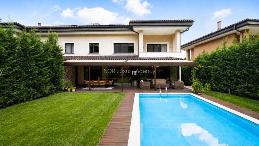 Vilă în Oxford Gardens | 490 mp Utili | Teren 1.300 mp | Piscină Încălzită - 2