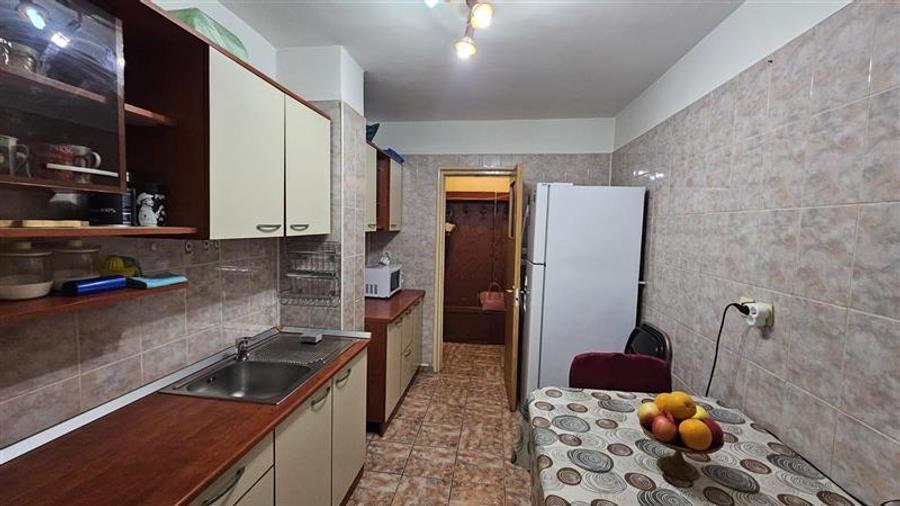 Berceni-Aparatorii Patriei,apartament 4 camere,loc parcare,COMISION 0%