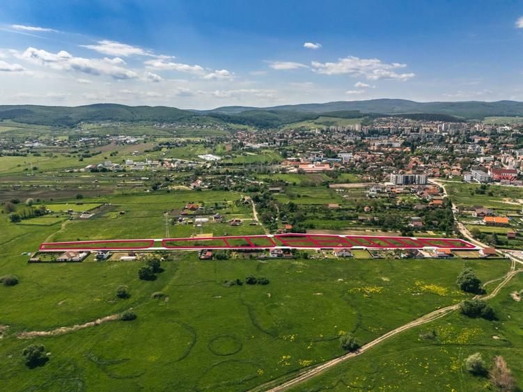 Pachet de 16 loturi individuale, în suprafață totală de 10.000 m²