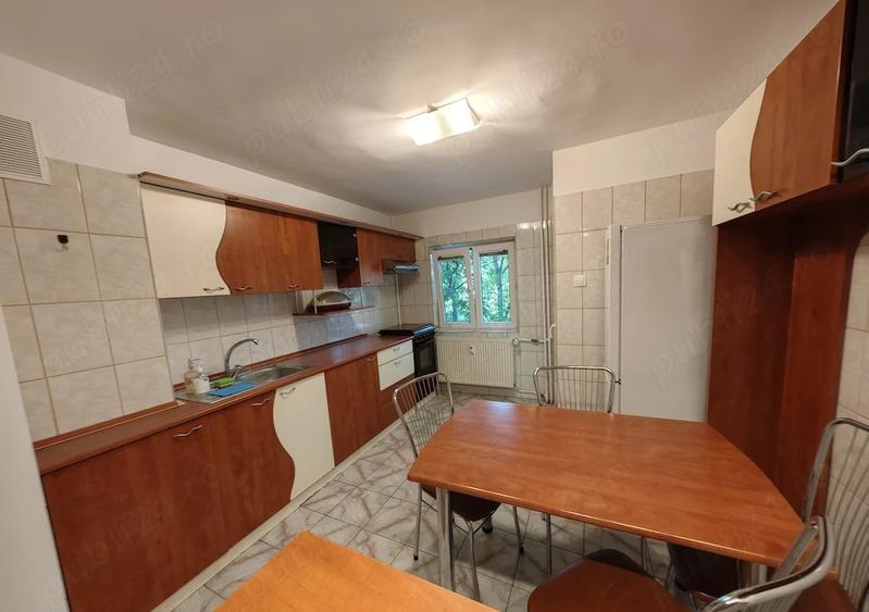 Apartament 3 camere Uverturii/ Decomandat/ Etaj intermediar