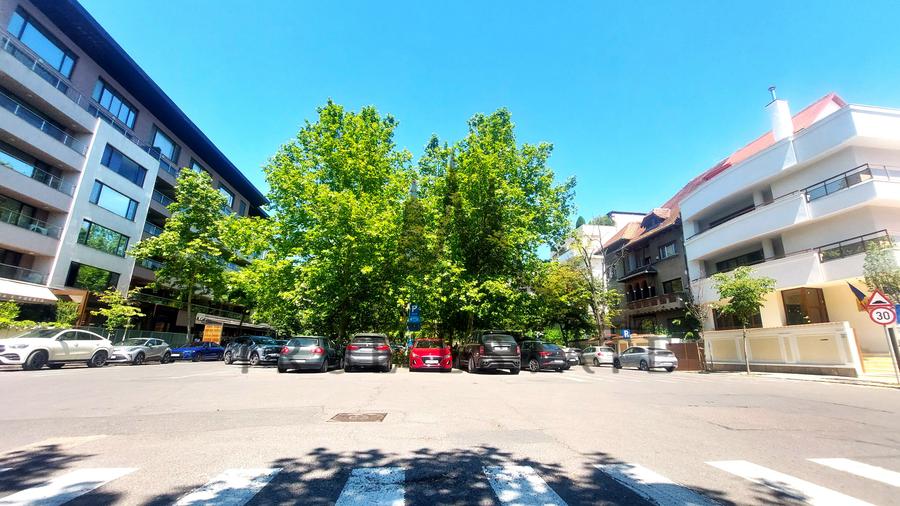 Vanzare apartament cu 4 camere si garaj, unic in Primaverii
