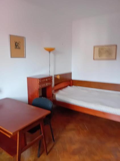 Inchiriez in Cluj garsoniera,str.Horea, et.3,conf.1, pentru studenti