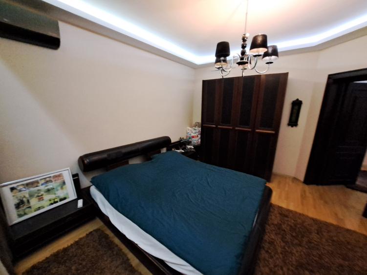 APARTAMENT 5 CAMERE CU SCARA INTERIOARA IN VILA - ANVELOPATA TERMIC ANUL CURENT