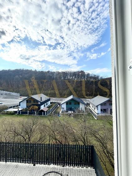 Duplex de vânzare, 4 camere, 3 băi, zona Tauti