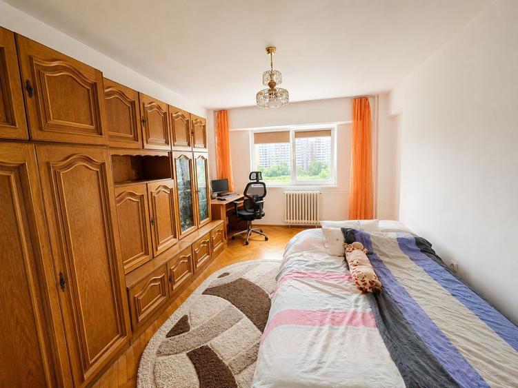 Apartament 2 camere, decomandat, etaj intermediar, Intre Lacuri