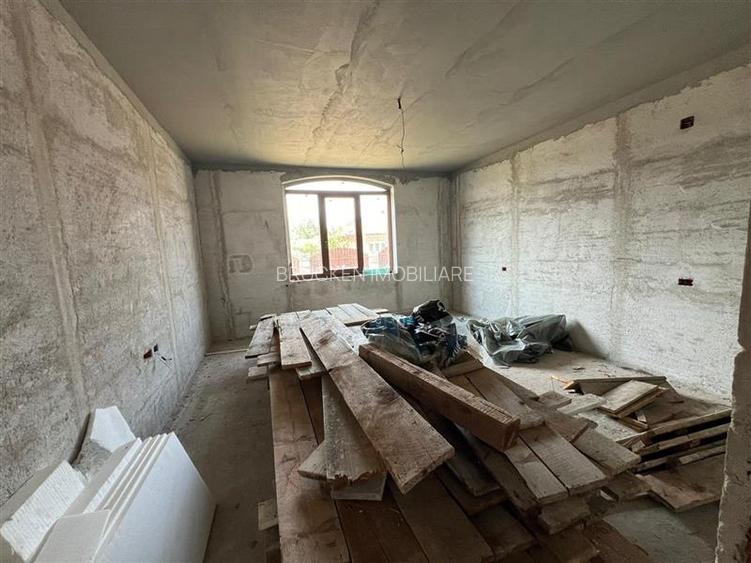 Casa de vanzare in zona centrala din Petreu - 25