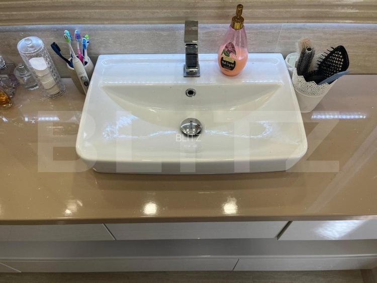 Super oferta Casa 6 camere, 415mp, cartierul Iosia - 12
