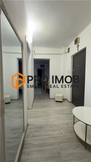 Apartament 3 camere cf 1 semidecomandat zona Micro 3