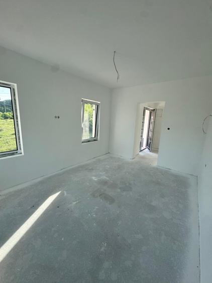 Casă individuală eficientă energetic, teren 9 ari, încălzire în pardoseală