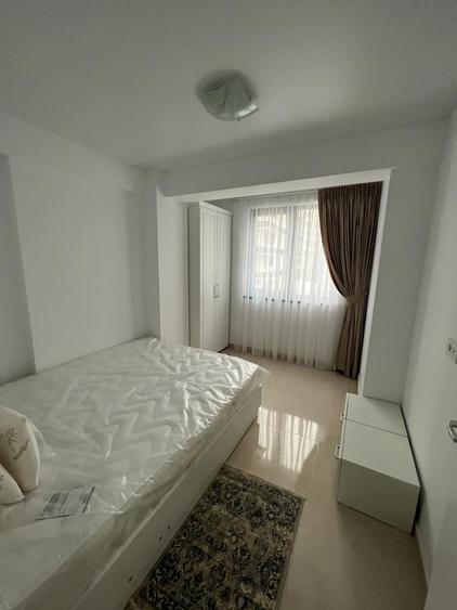 Inchiriem studio in Micro 17 , etaj 2 bloc ROKA, parcare privata,