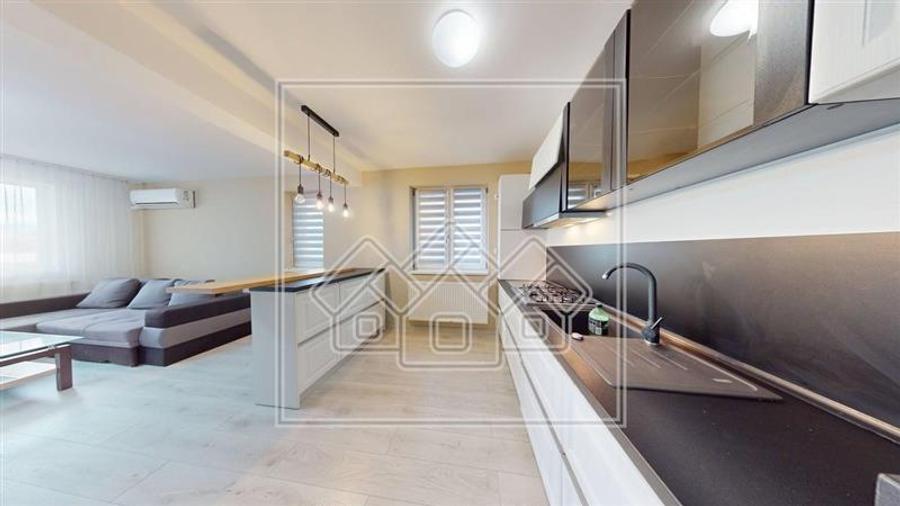Apartament cu 3 camere, balcon, boxa si parcare - Selimbar