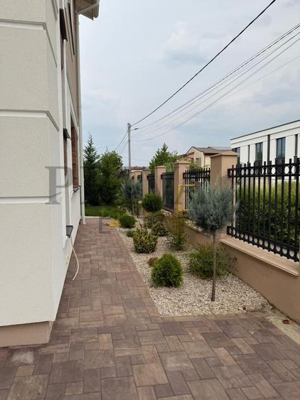 Casa modernă cu garaj, 5 camere, 4 bai, terasa, Dumbrăvița