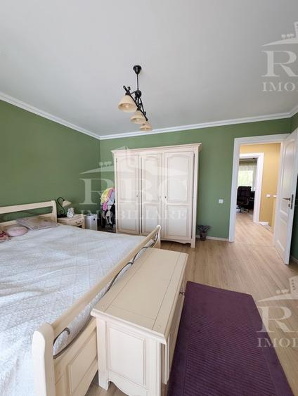 Casa cuplata finisata cu teren 300 mp Floresti str. Narciselor