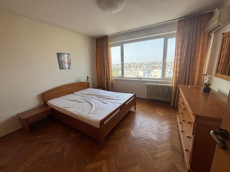 Inchiriere apartament cu 3 camere cu vedere la Sala Palatului