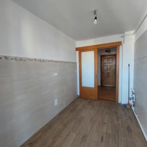 Vand 3 camere decomandat