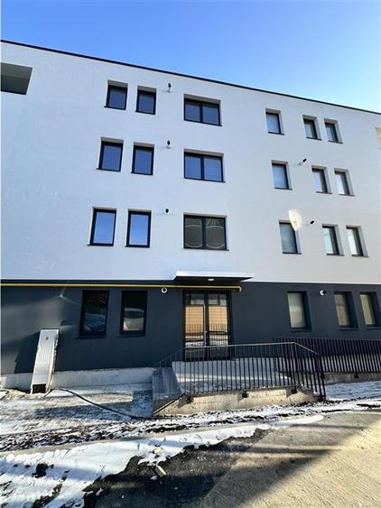 Apartament 3 Camere în bloc finalizat, etaj intermediar, construcție n