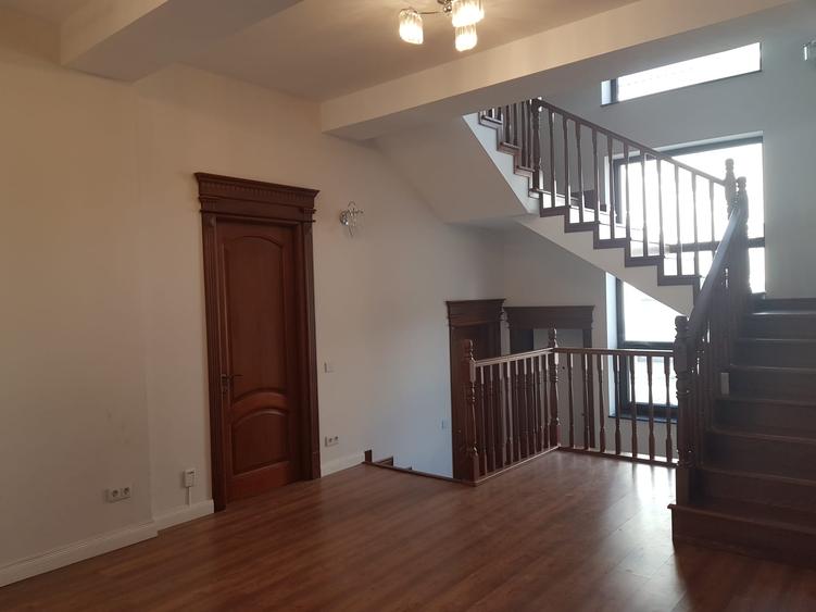 Sisesti-vila eleganta cu finisaje-lux,acces securizat,confort termic sporit,view