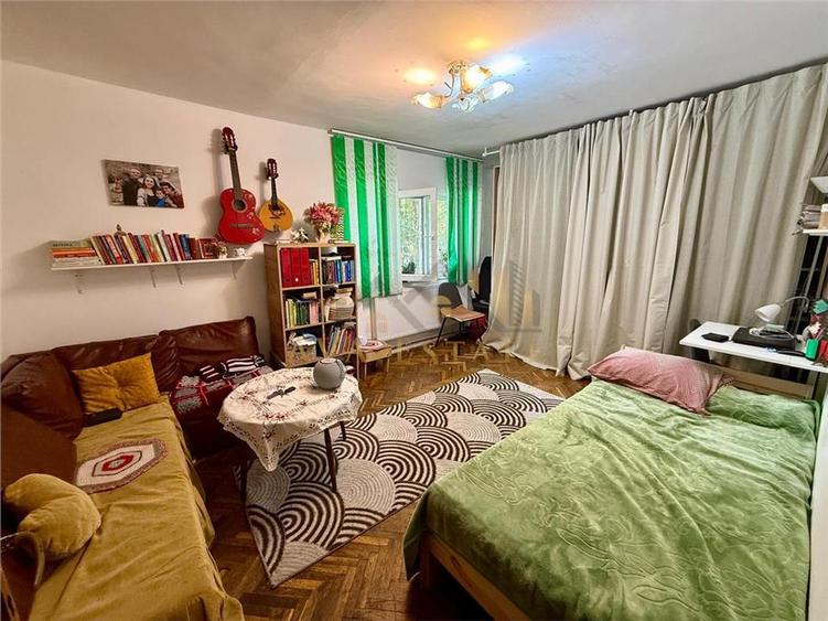 Apartament  2 camere, decomanda, 52 mp - Zona Soarelui
