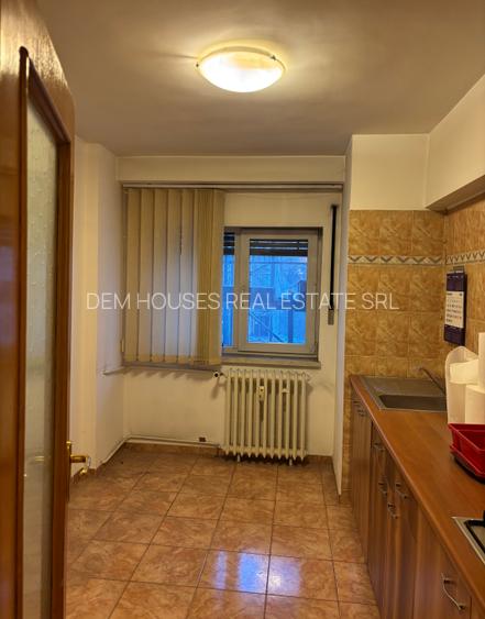Locatie exceptionala,DECEBAL ,stradal,monolit,bloc reabilitat termic,liber - 7