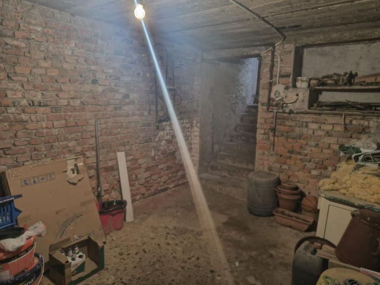Casa singur in curte zona Astra