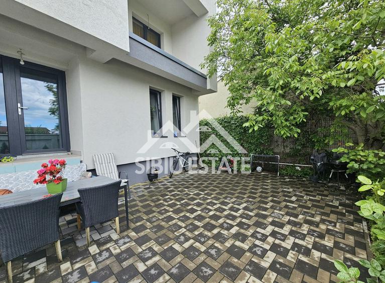 Casa moderna HOME & BUSINESS