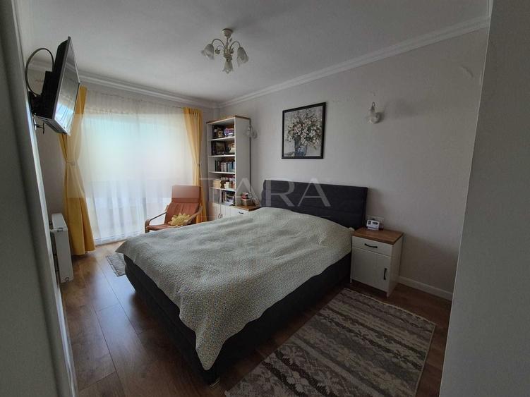 Apartament cu 3 camere, balcon de 12 mp și parcare – Floresti.