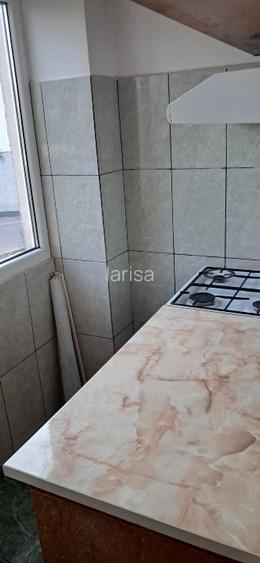 cet-școala 40 apartament cu 2 camere etaj 1 - 10