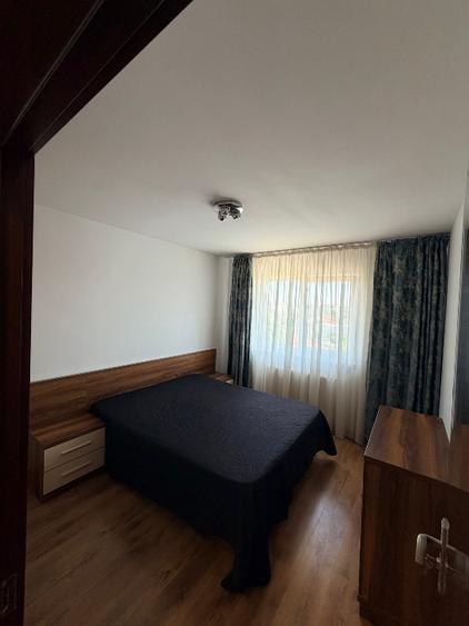 Apartament renovat langa parc și metrou 2 camere plus dressing Drumul Fermei 95