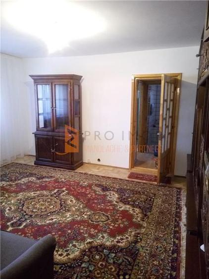 Apartament 3 camere cf 1 semidecomandat zona Crang