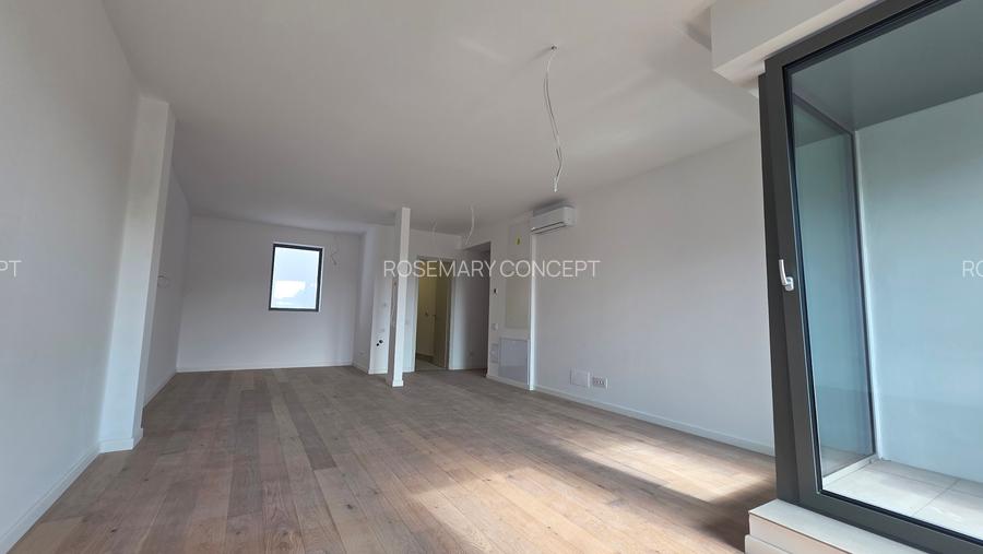 Studio Lux, Bloc Boutique Timpuri Noi - 4