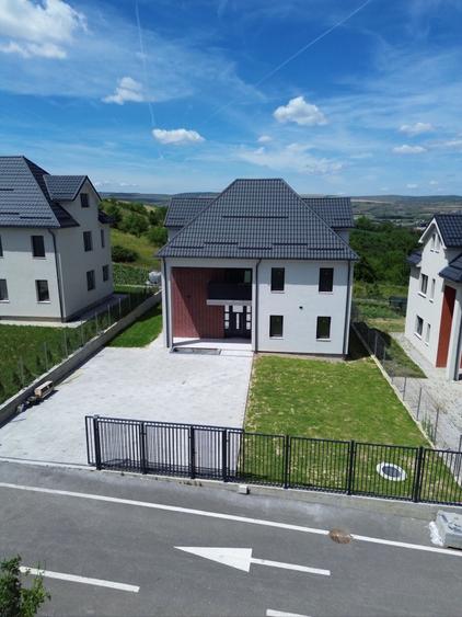 Casă individuală nZEB, 194 mp utili, teren 468 mp, Dezmir