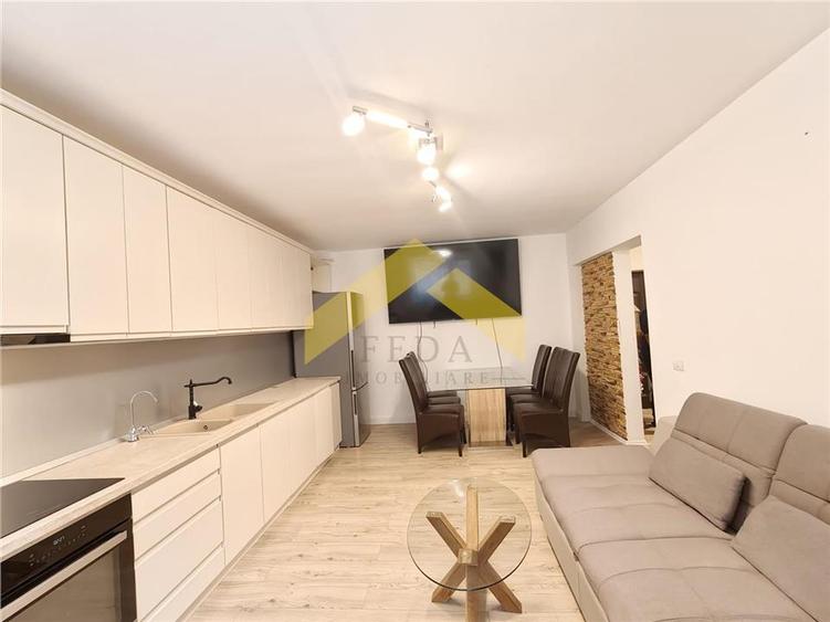 Apartament 3 camere de vanzare zona Bujac bloc NOU