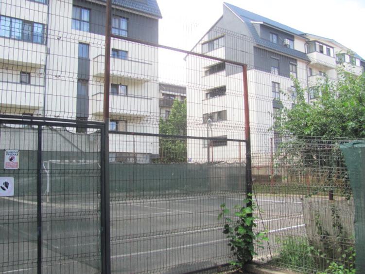 Prelungirea Ghencea - Diamantului, M 3, zona de case si blocuri