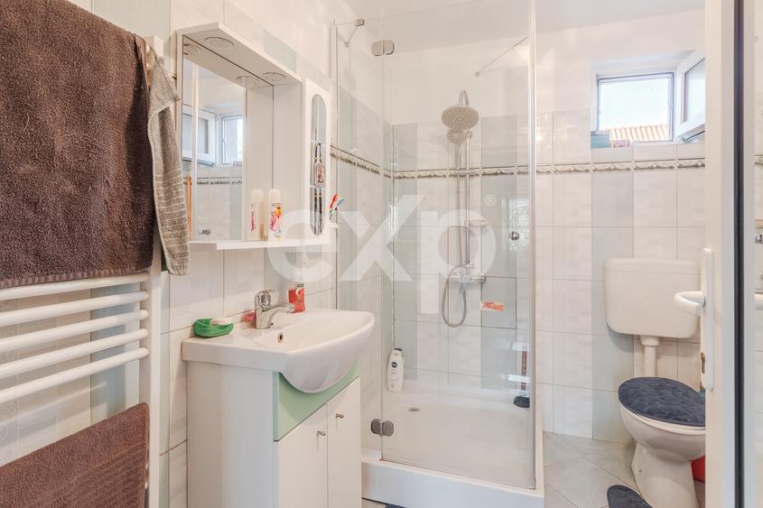 Casă 6 camere P+M cu 543 mp teren, 75 mp anexe , Oradea
