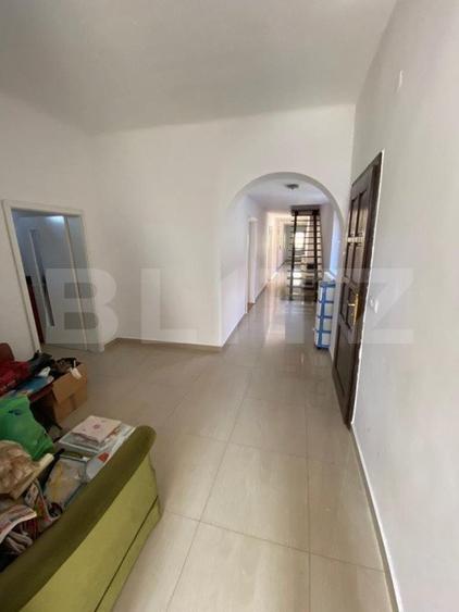 Casa spatioasa cu 4 camere, Nufarul, 240mp