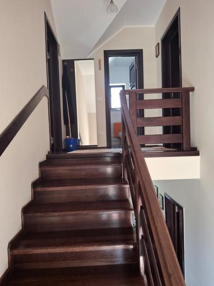 Casa cu etaj la Hudum