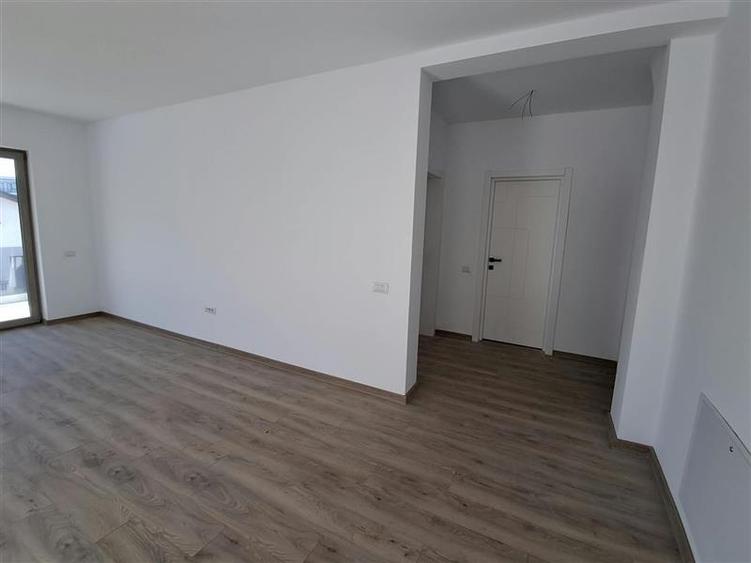 Decomandat si spatios, 62 mp utili, in bloc tip vila, Tractorul, Brasov