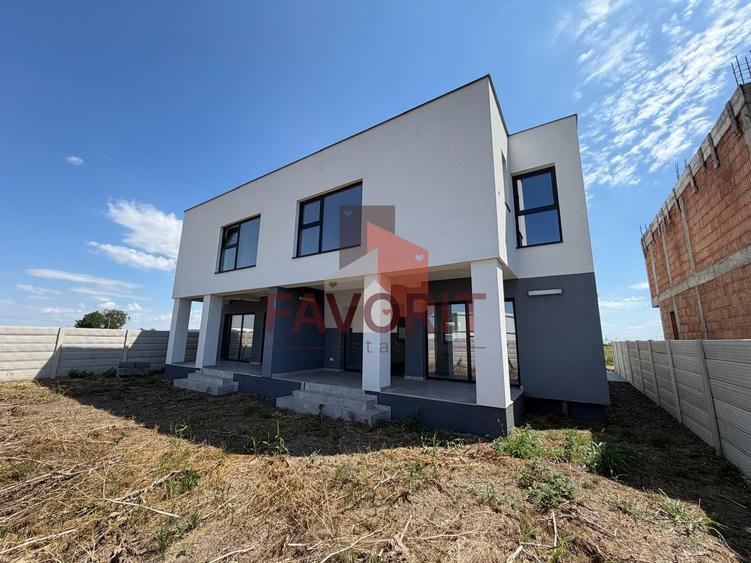 Duplex | COMISION 0 | Curte amenajata | Toate utilitatile | 3 Bai |