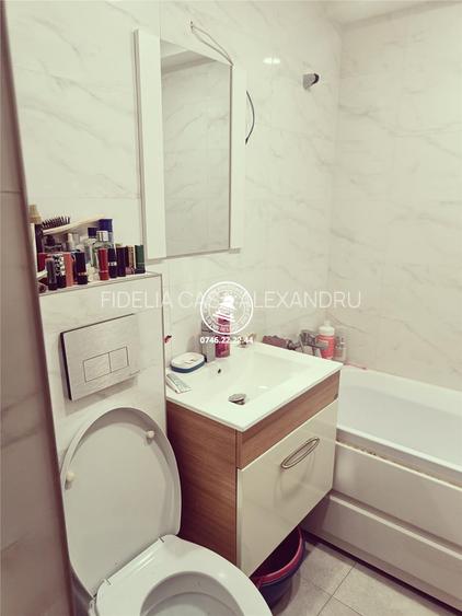Apartament 3 camere de vanzare model decomandat - Podul de Piatra