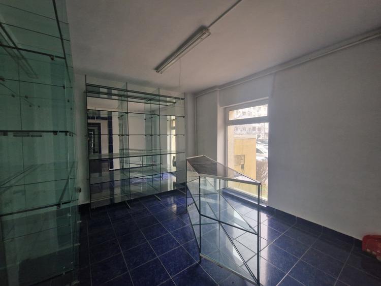Spațiu comercial de vânzare, 48 mp, zona Decebal - Meda