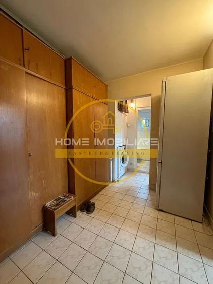 Etaj 3/Apartament 2 Camere/Decomandat/ Nicolina Prima Statie!