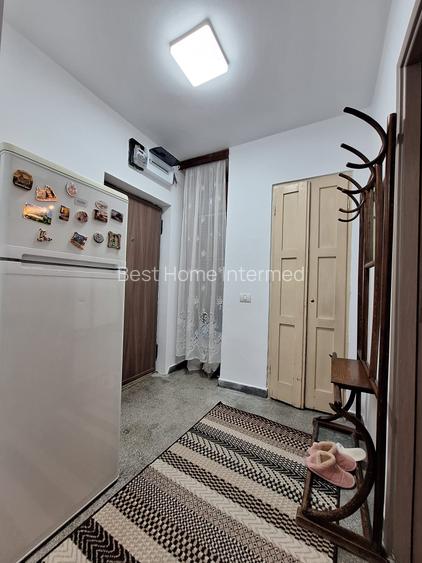 Delfinariu, 2 camere decomandate, gaze, 350 Euro termen lung