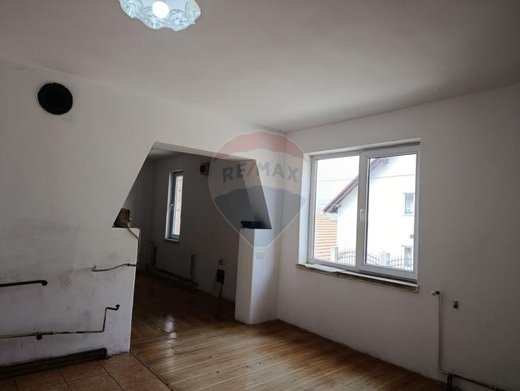 Investiție rară lângă Sighișoara – de vanzare casa lângă pădure și E60