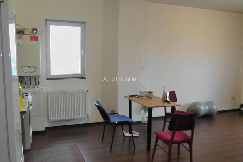 Apartament 2 camere mobilat si utilat cu parcare iinclusa in pret. - 2