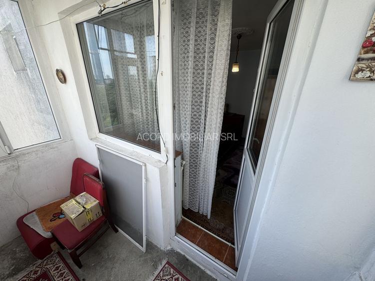 Apartament 3 camere zona Cet cu Centrala - 8