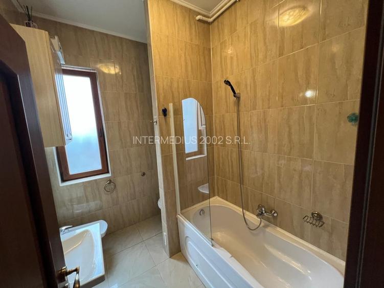 Apartament 3 camere, garaj si boxa - zona Centrala-Prefectura - 30